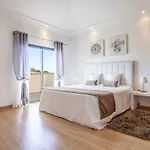 Дом отдыха Maya By Algarve Holidays Алмансил